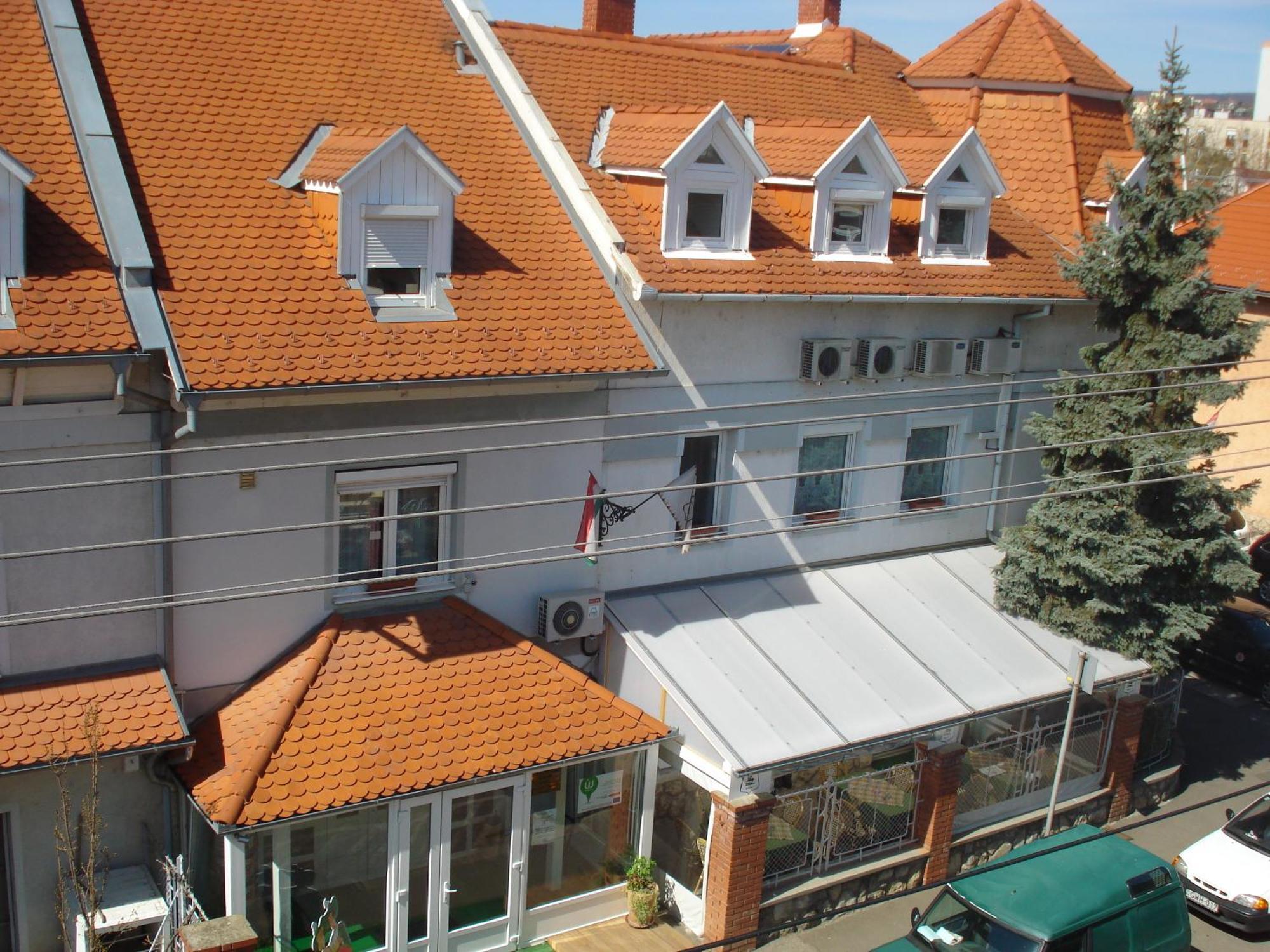 Szent Gyoergy Fogado Hotel Pecs Exterior photo